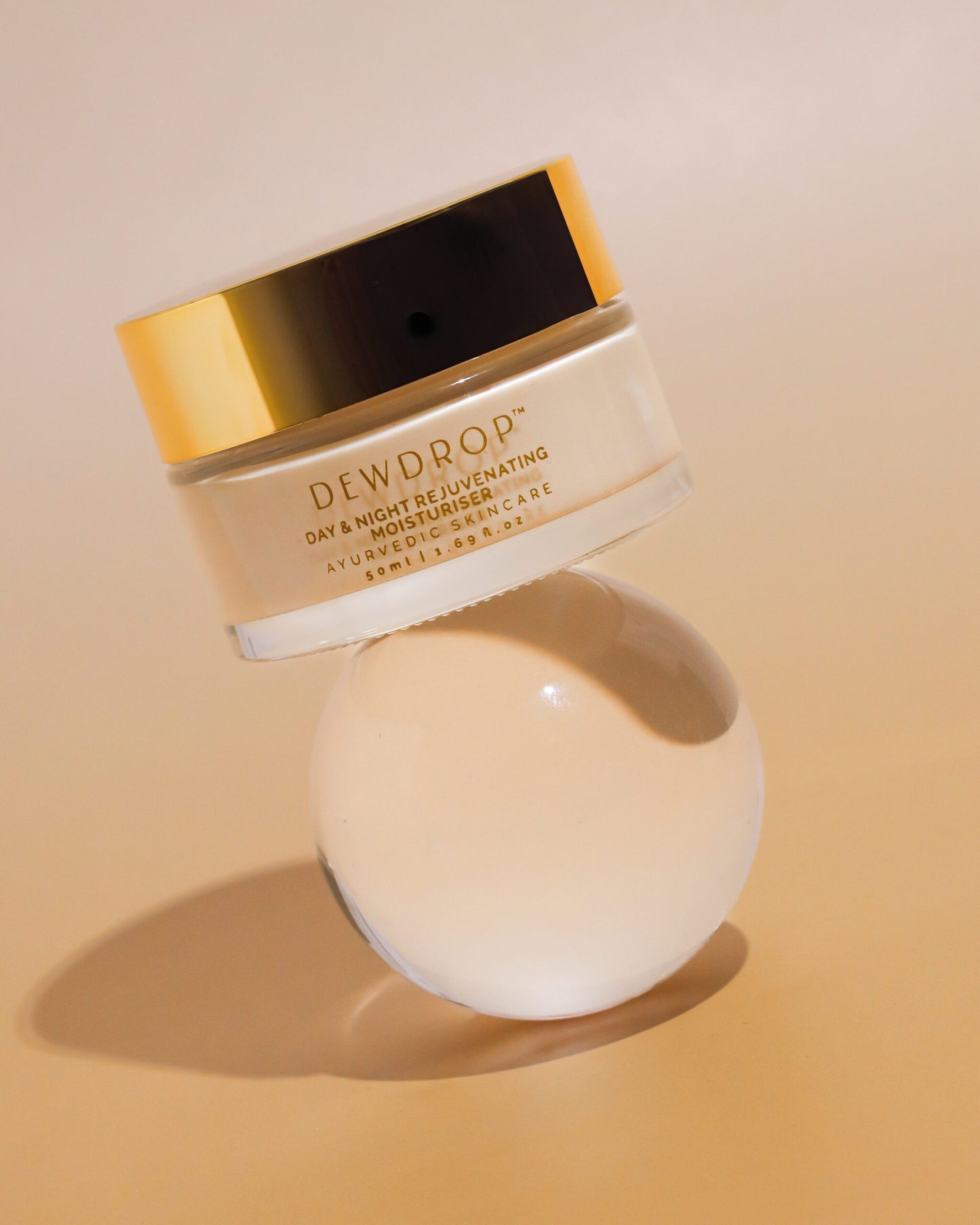 Day & Night Rejuvenating Moisturiser