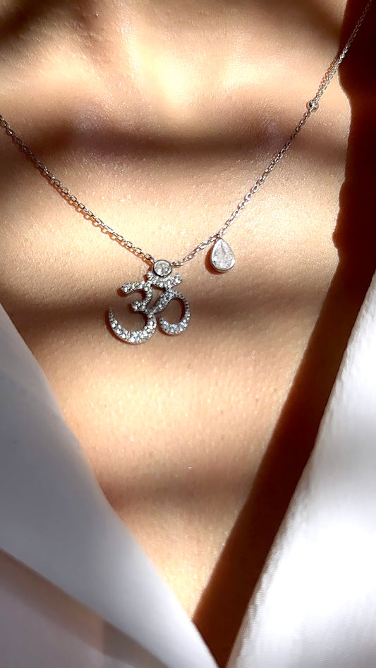 Silver Sacrosanct Aum Necklace (925)