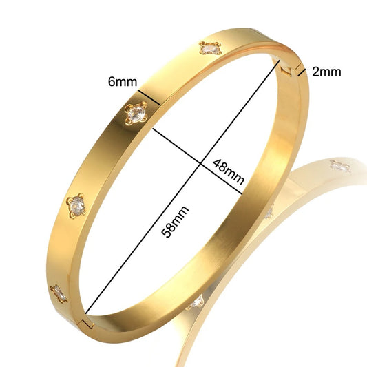 Gold Four Point Clover Bangle (4mm, 6mm)