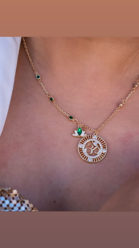 Gold Aurah Aum Necklace