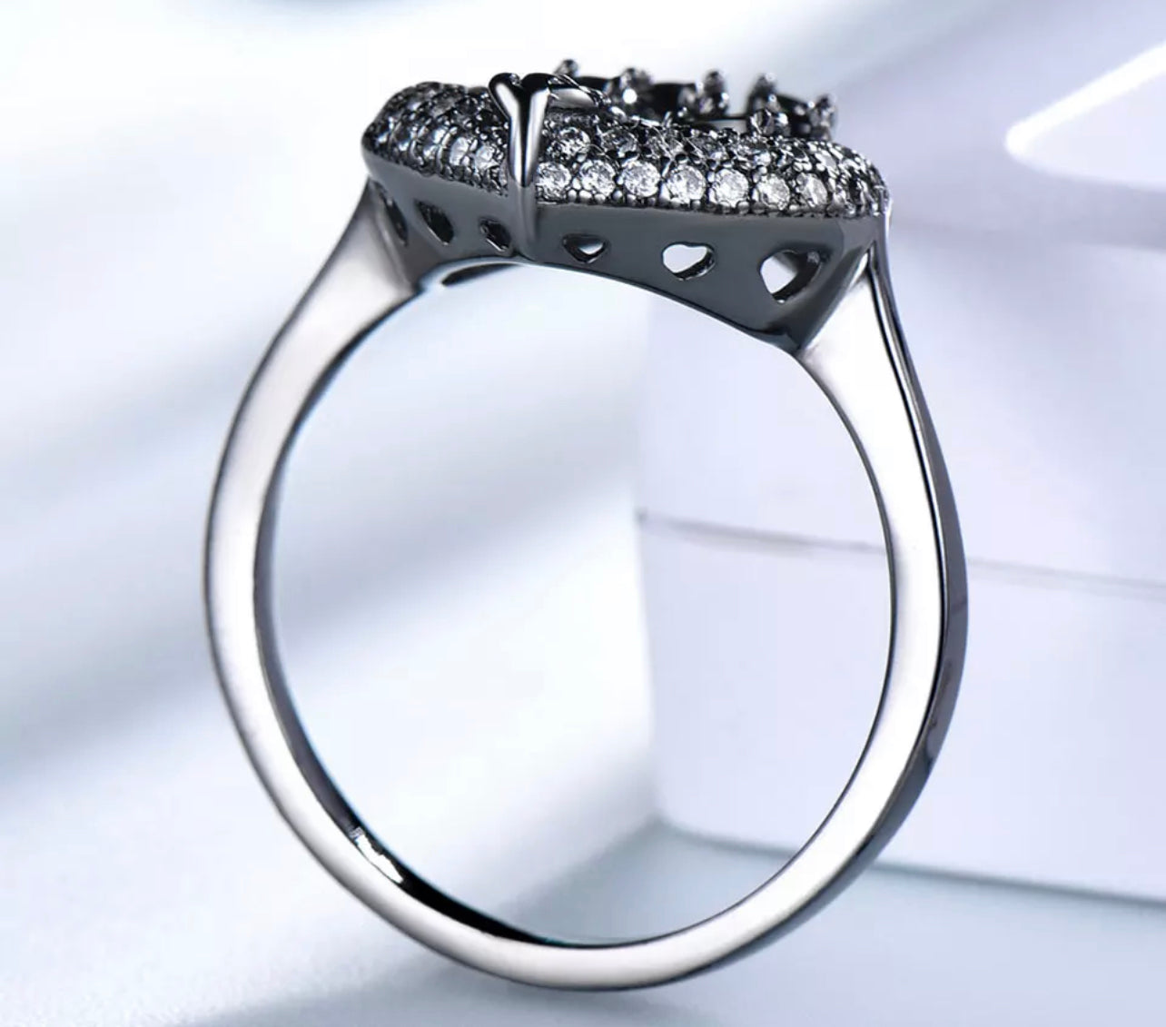 Obsidian Leaf Pave Ring