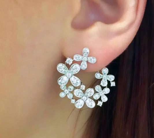 La Flora Croissant Earring