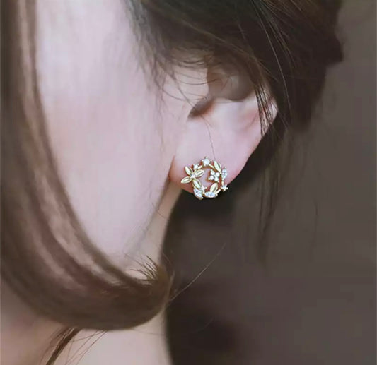 Gold Vintage Pave Wreath Earring