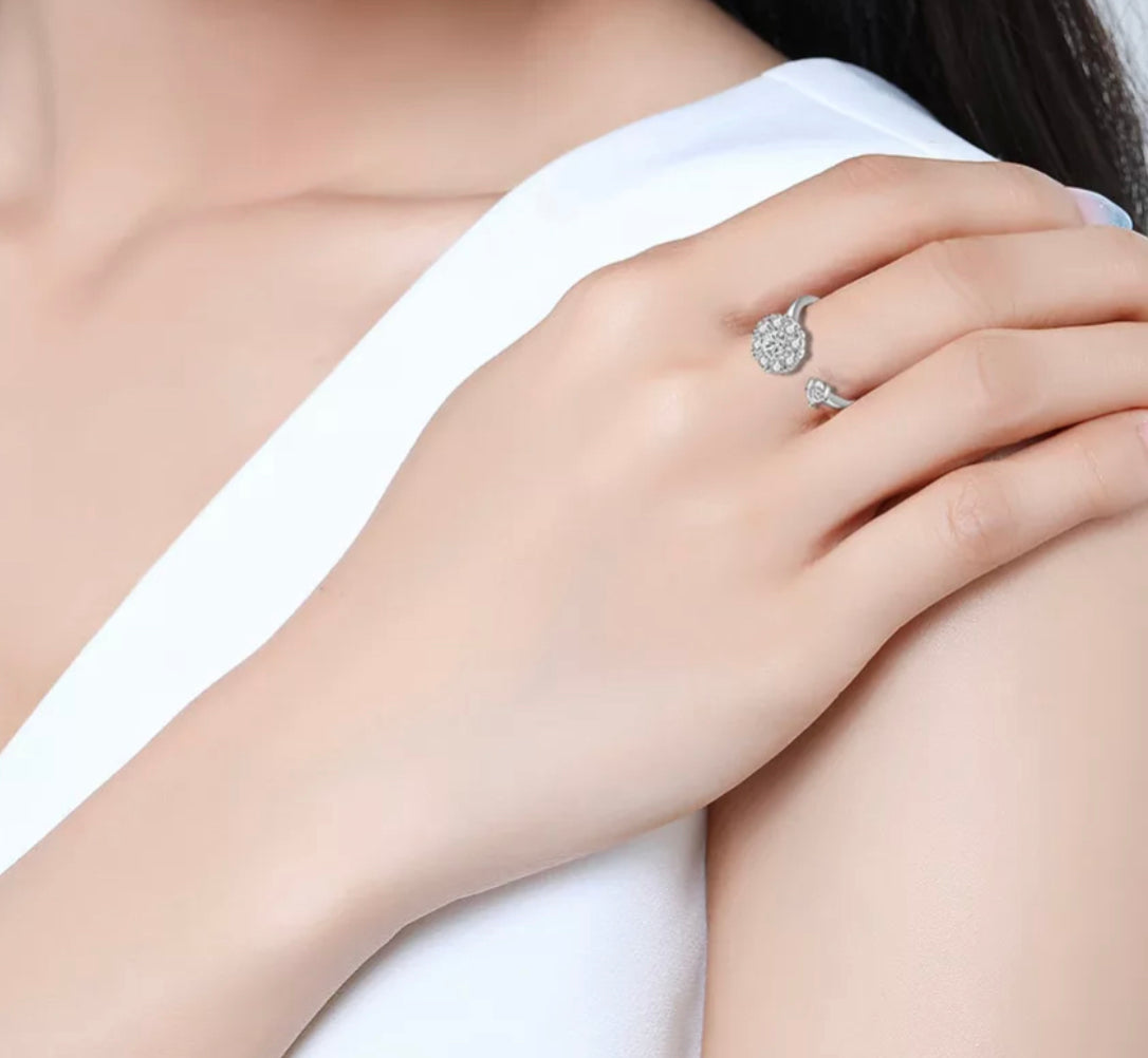 Rotating Flower Stone Ring