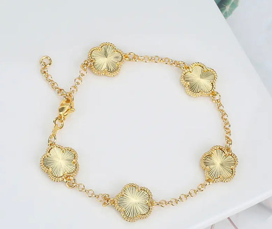 Gold Emirati Clover Bracelet