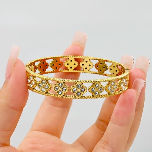 Gold Clover & Cubic Eternity Bangle