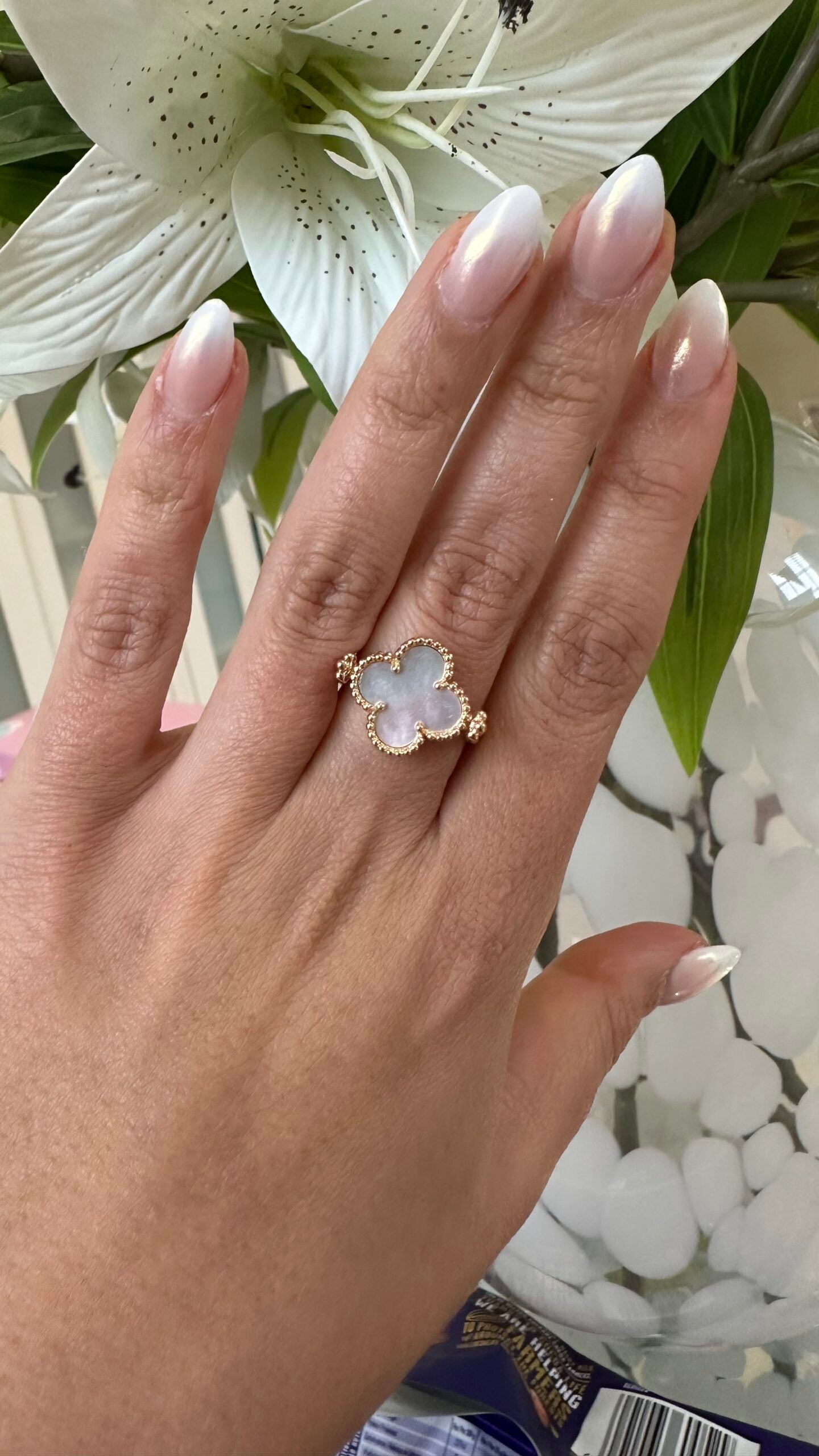 Rose Gold & White Pearl Reversible Clover Ring (925, Vermeil)