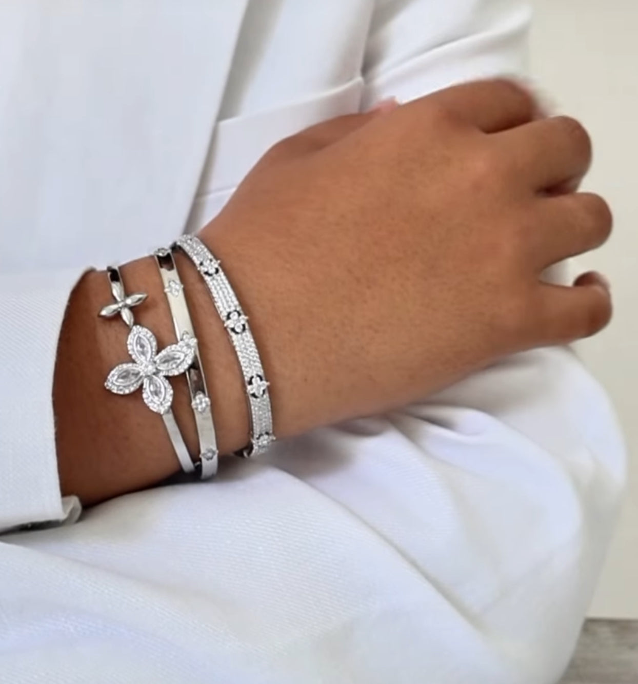 Silver Pave Clover Luxury Bangle (Mix Metal)