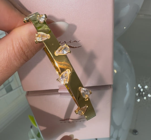 Gold Bebe Pear Bangle