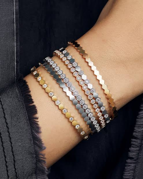 Gold Honeycomb Satin Luxe Bangle (925,Vermeil)