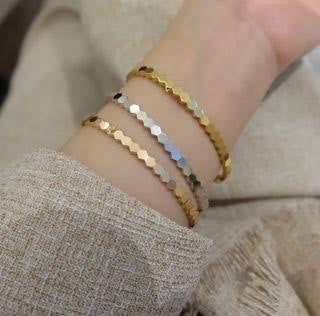 Silver Honeycomb Satin Luxe Bangle (925, Vermeil)