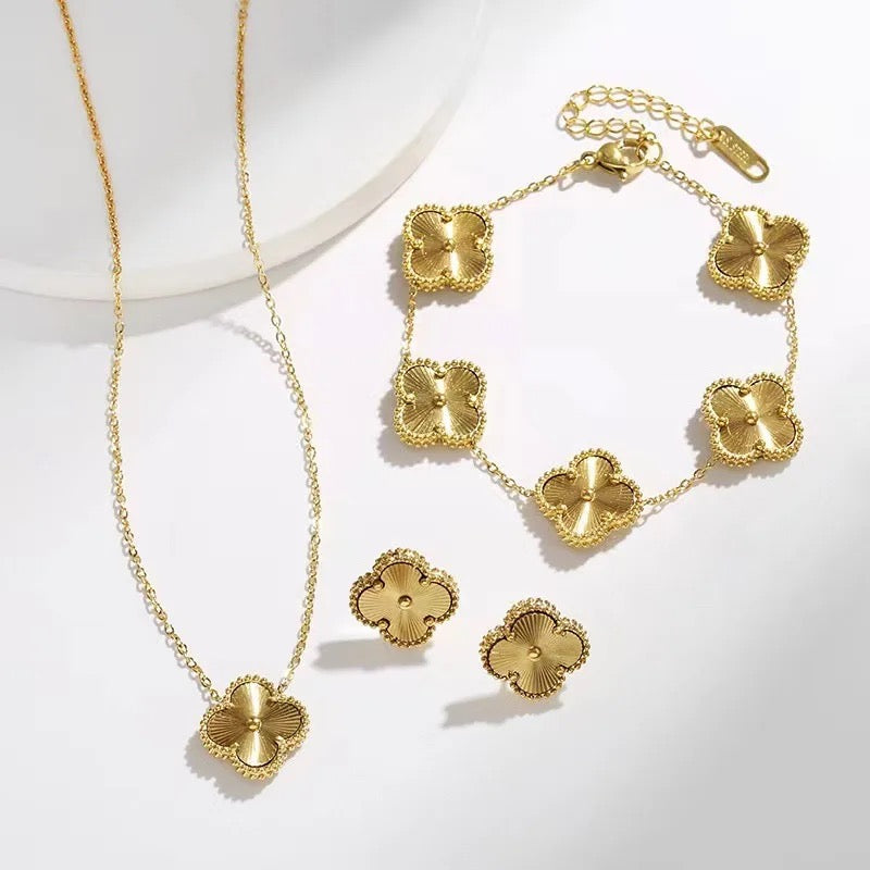 Antique Gold Clover Floating Pendant Set (3 pieces)