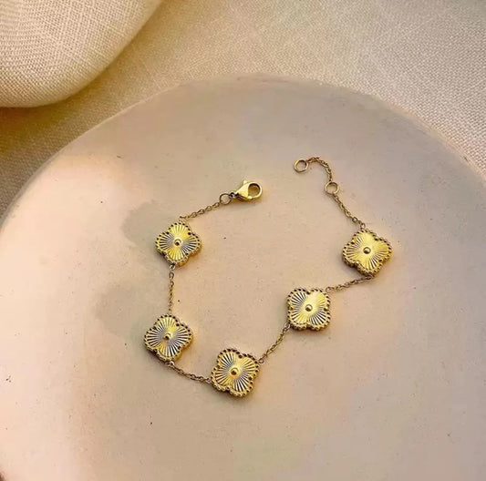 Antique Gold Clover Floating Pendant & Earring Set (2 piece)