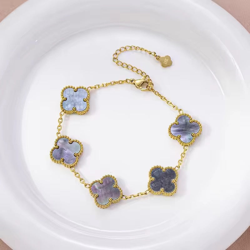 Gold & Grey Pearl Clover Set (Stainless Steel)