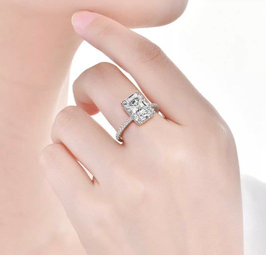 Emerald Supreme Ring