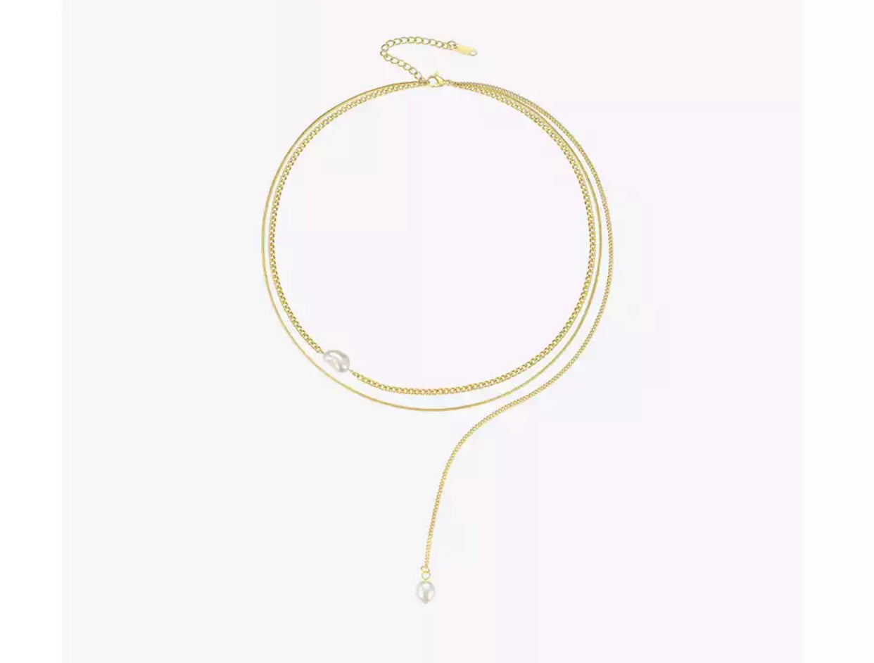 Gold Drape Minimalist Necklace