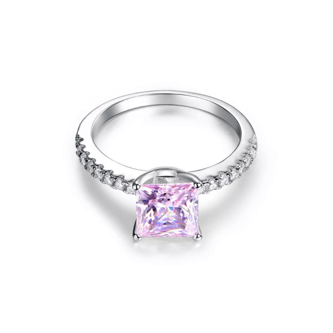 Naomi Ring