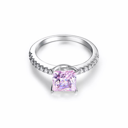 Naomi Ring