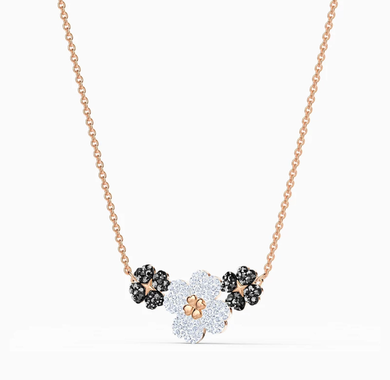 Jet’aime Triple Fleur Necklace