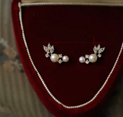 Golden Pearl Sidesweeper Earring (925)