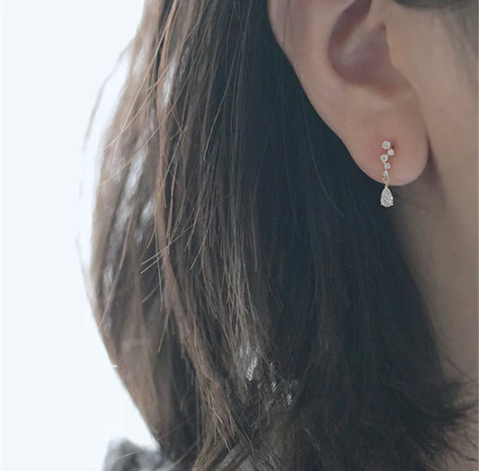 Gold drop earring