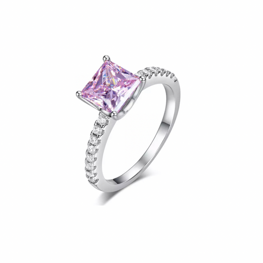 Naomi Ring