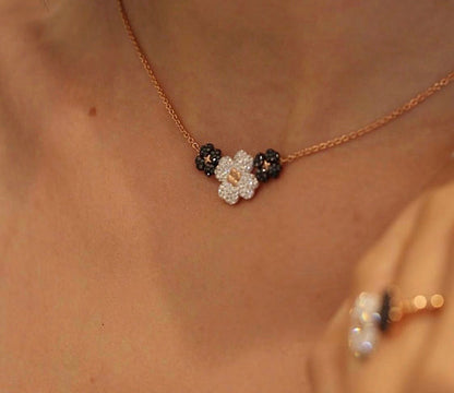 Jet’aime Triple Fleur Necklace