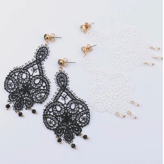 Black/White Vintage Filigree Lace Drop