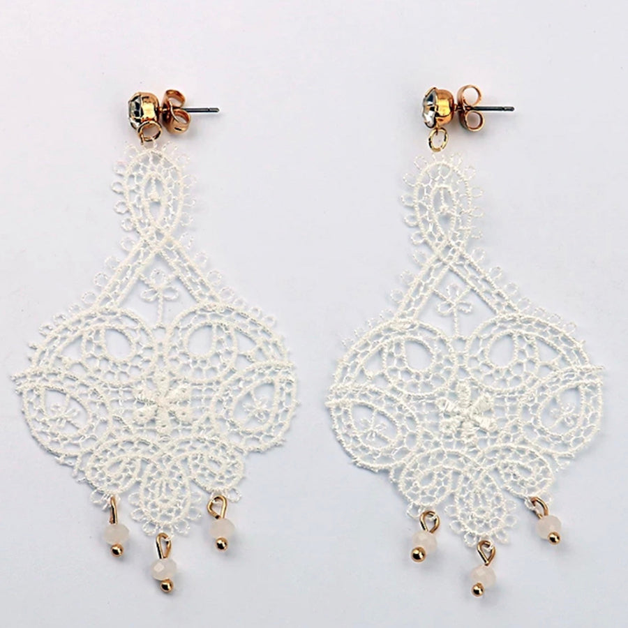 Black/White Vintage Filigree Lace Drop