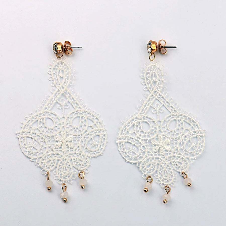 Black/White Vintage Filigree Lace Drop