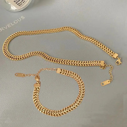 Gold Queen Necklace & Bracelet Set (Stainless Steel)