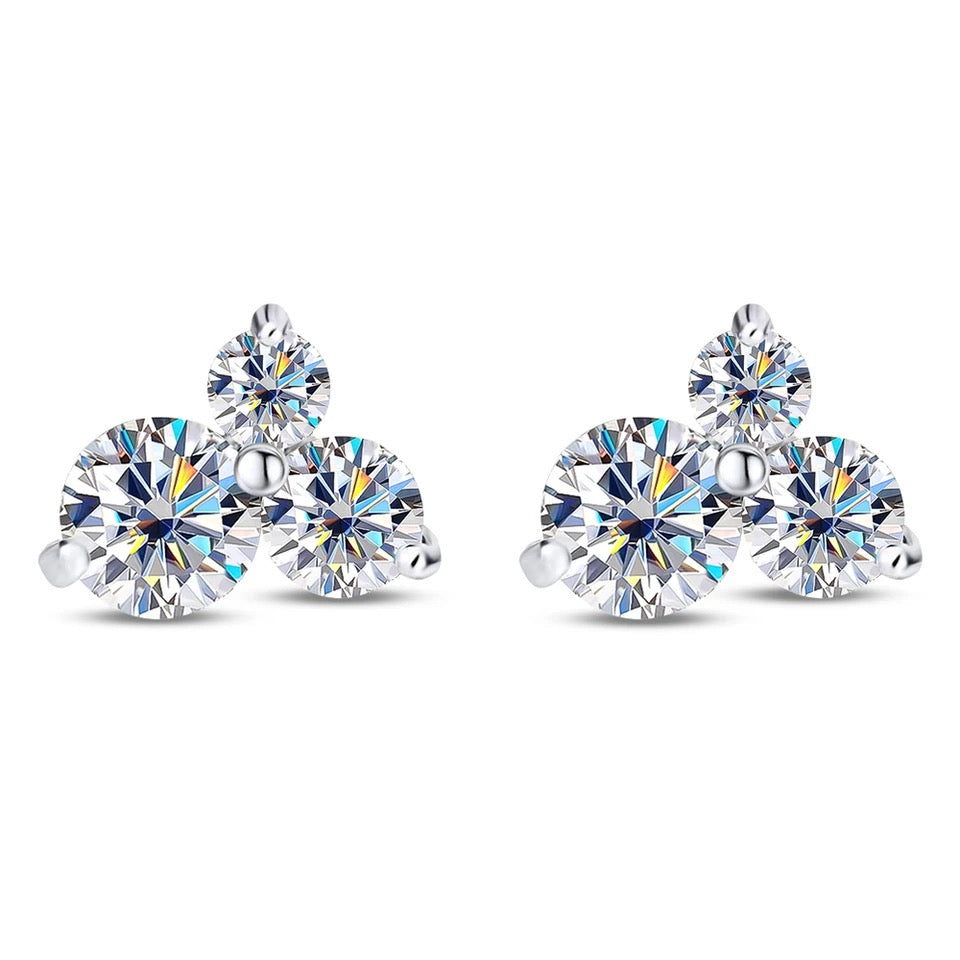 A Trillion Stars Moissanite Stud (925, 1.8 TCW)