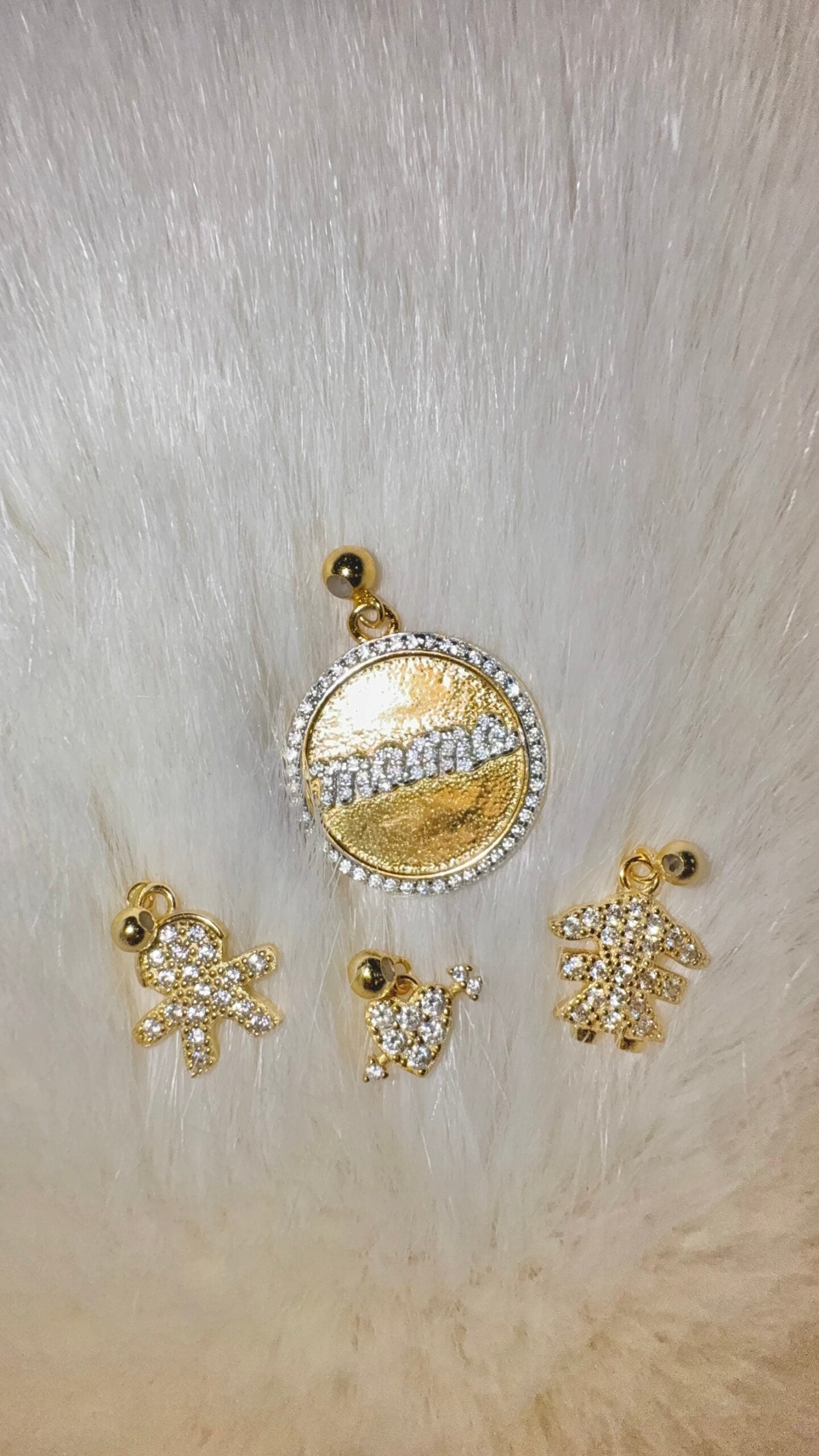 Mothers Day Symbolic Daughter Charm Necklace (925, Vermeil)