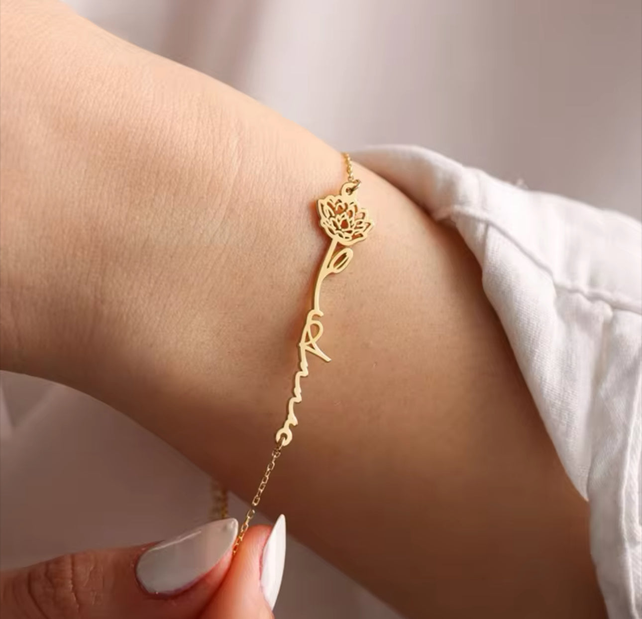 Personalised BirthFlower Name Necklace/Bracelet (Gold, Silver, Rose)