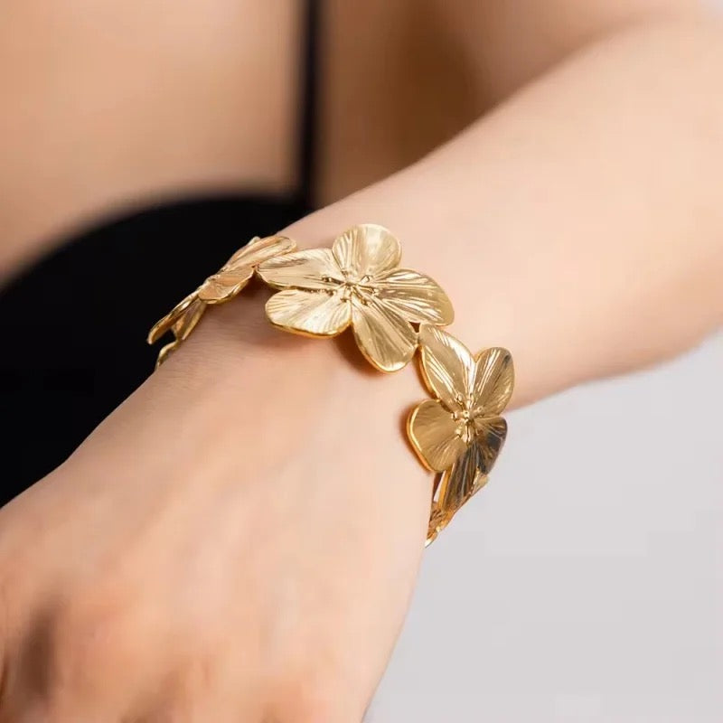 Gold Capri Bangle