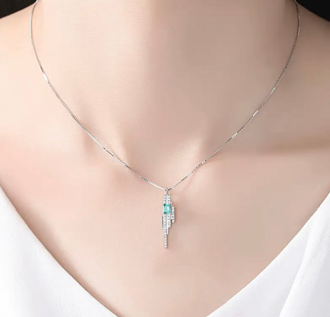 Divalicious Pendant