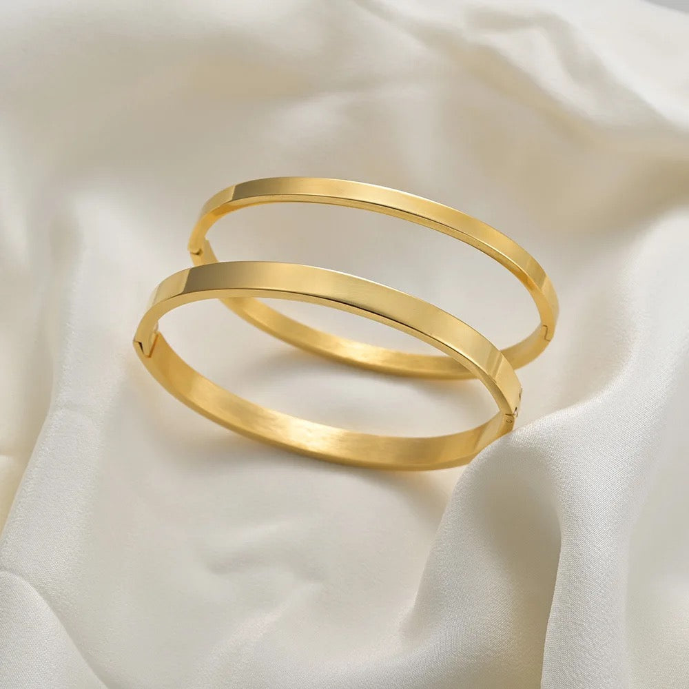 Gold Sleek Stack Bangle (4mm, 6mm, 8mm)