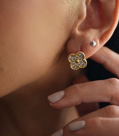 Ayesha Seedat Gold Vintage Clover Pave Clip On Earring (925)