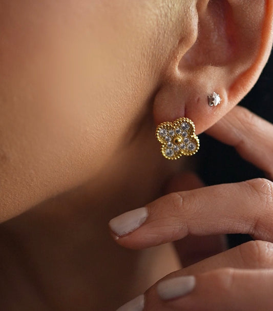 Ayesha Seedat Gold Vintage Clover Pave Clip On Earring (925)
