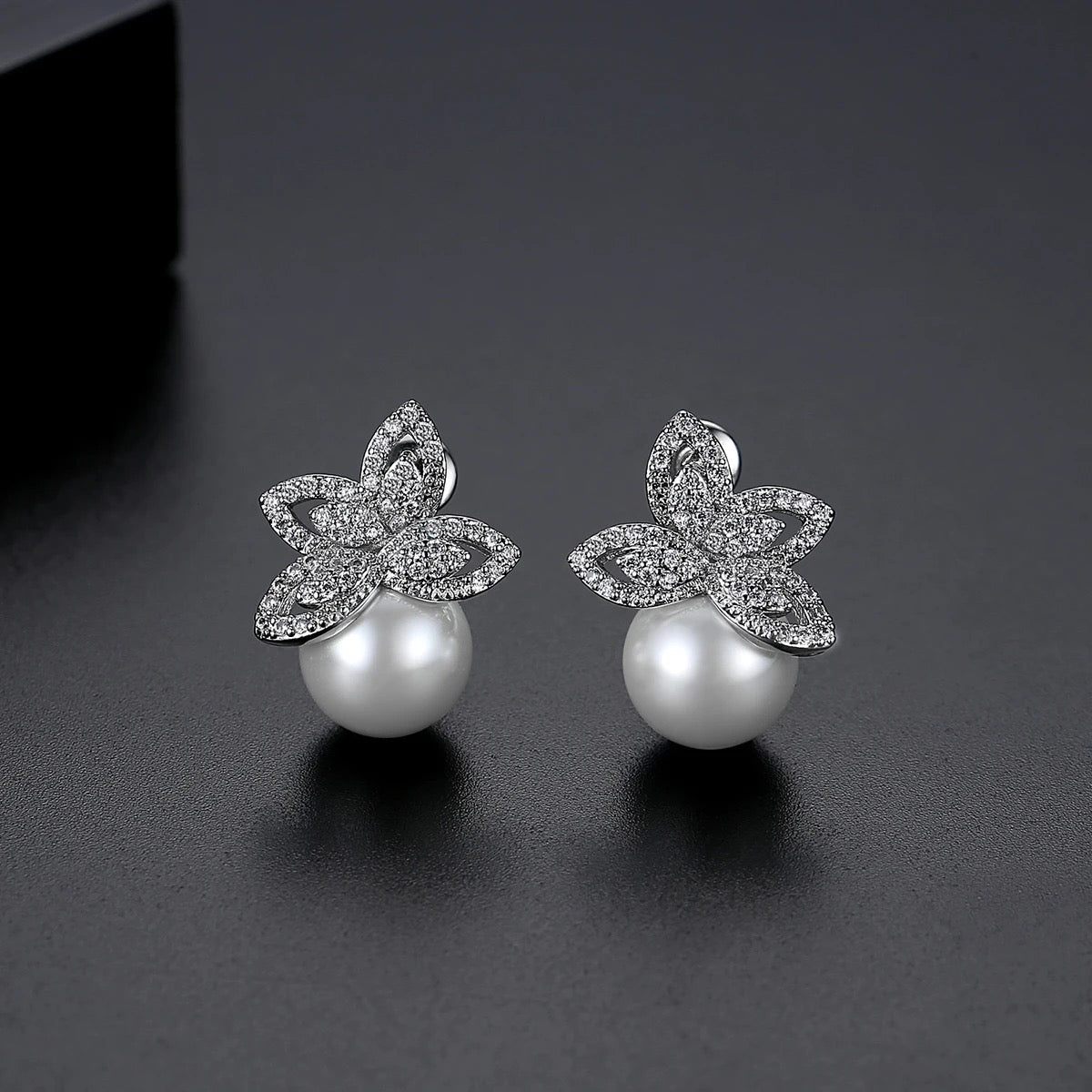 Luxe Pave Pearl Elegance Earring