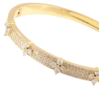 Gold Pave Clover Luxury Bangle (Mix Metal, 18k Gold Plating)