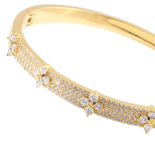 Gold Pave Clover Luxury Bangle (Mix Metal, 18k Gold Plating)